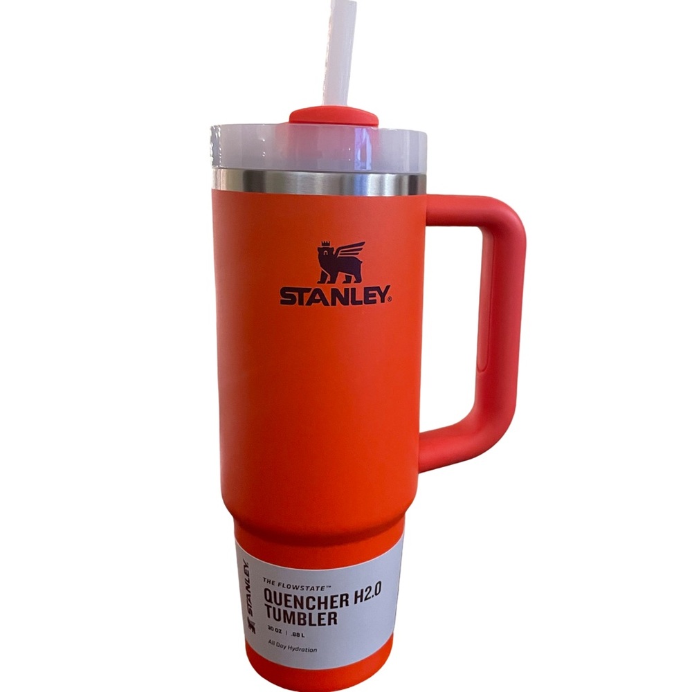 NWT Stanley | Quencher H2.0 Flowstate Tumbler | 30 oz. | Tigerlily Plum